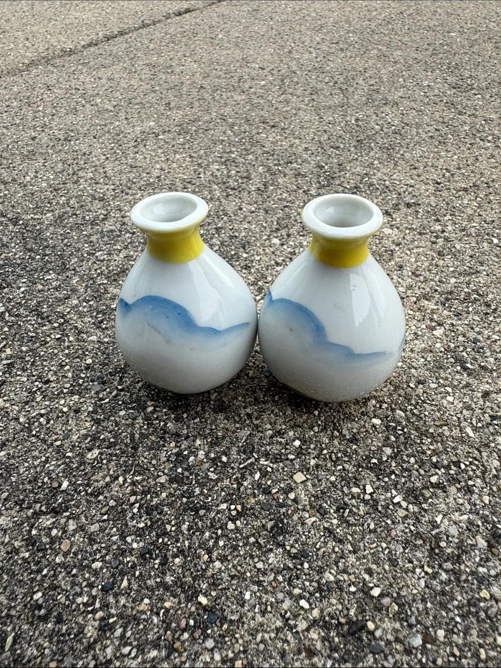 vintage Japanese porcelain bud vases pair